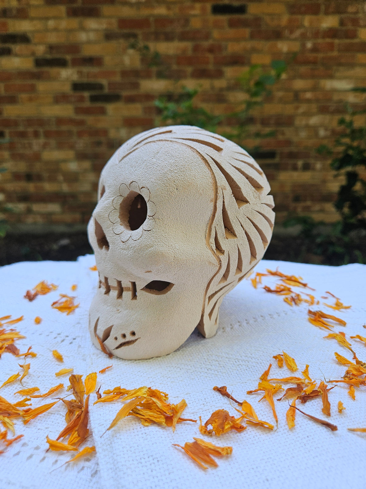 Handmade Barro Blanco Calavera