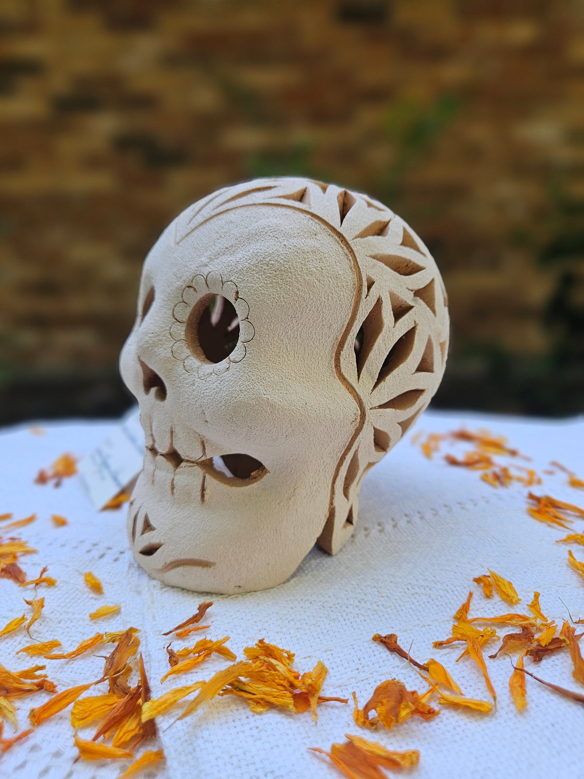 Handmade Barro Blanco Calavera