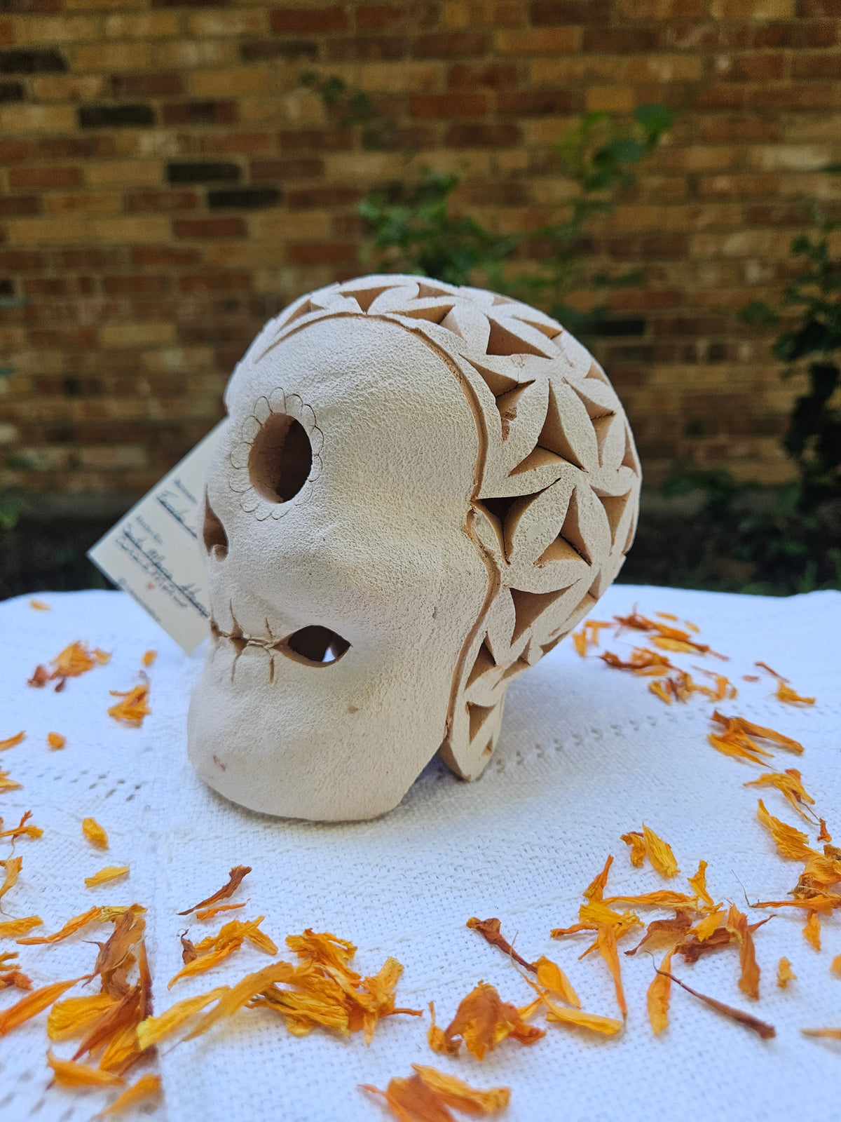 Handmade Barro Blanco Calavera